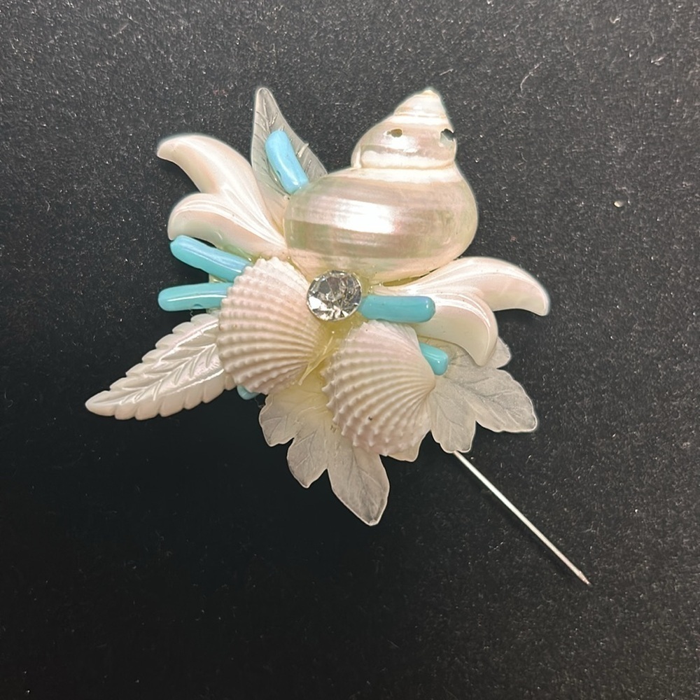πSea Shell Broochπ - Picture 8 of 9